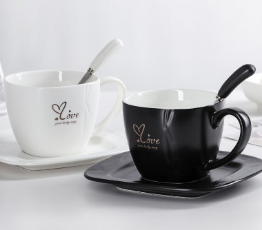Чайная пара Love чашка 380 мл 13х9,5х8 см, блюдце 16х1, ложка, цвет МИКС &mdash; Posudio