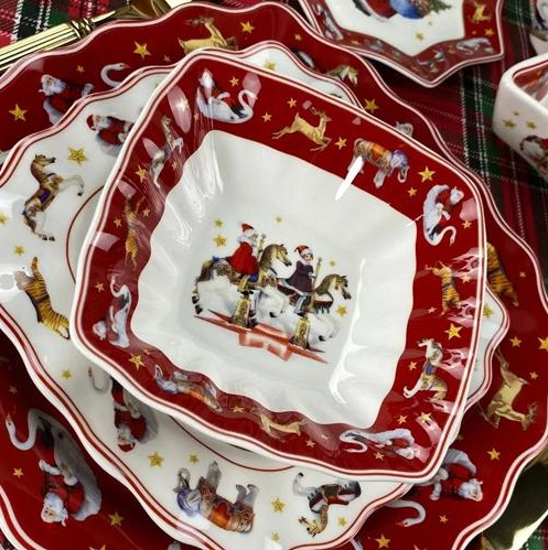 Квадратный салатник 15х4см НОВЫЙ ГОД в под.уп.(х36)Фарфор 305-181 фото 1 — Posudio