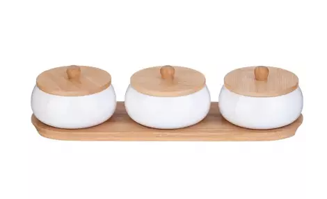 НАБОР БАНОК С ДЕРЕВ. КРЫШКОЙ LEFARD "NATIVE" 3 ШТ. 8,5*6,5 СМ 150 МЛ НА ДЕРЕВ. ПОДСТАВКЕ 587-188 фото 1 &mdash; Posudio