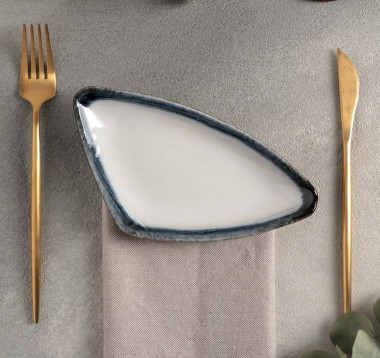 Тарелка треугольная 200х100х20мм Sea Pearl, 9632649 &mdash; Posudio