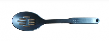 Ложка кулинарная с прорезями из черного нейлона Bon Appetit 28,5*6 &mdash; Posudio