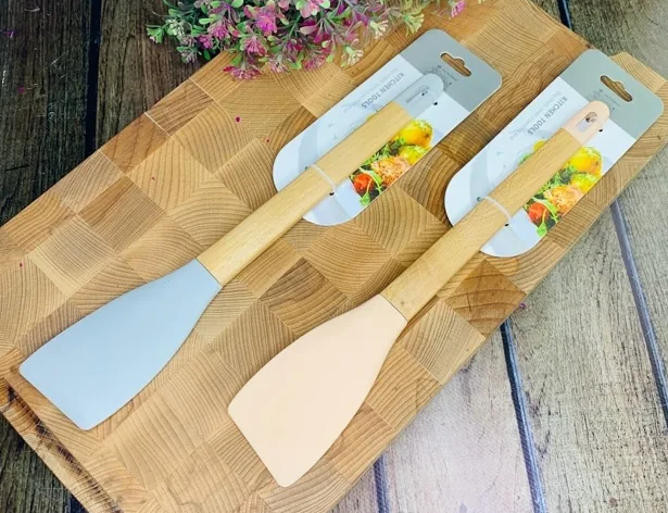 160-041 Силиконовая лопатка 33 см (х48) фото 1 — Posudio